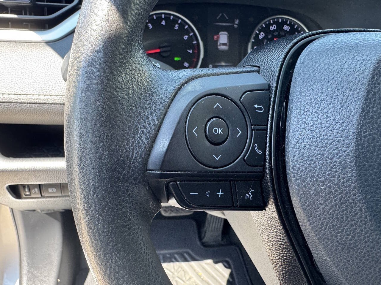 Used 2020 Toyota RAV4 XLE FWD image 14