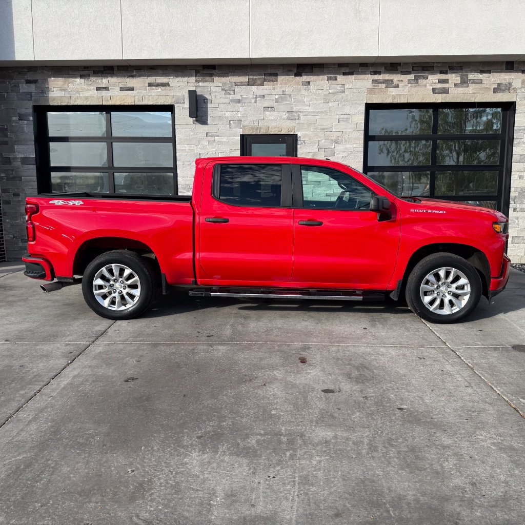 Used 2019 Chevrolet Silverado 1500 Custom w/ Custom Value Package AWD/4WD image 2