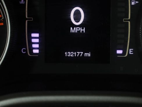 Used 2018 Jeep Cherokee Latitude Plus image 36