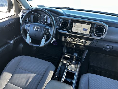 Used 2020 Toyota Tacoma SR5 w/ Technology Package image 14