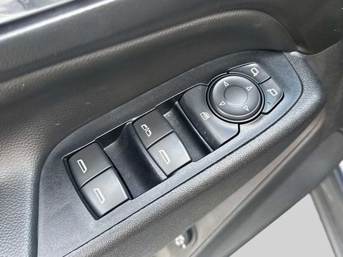 Used 2018 Chevrolet Equinox LT AWD/4WD image 16