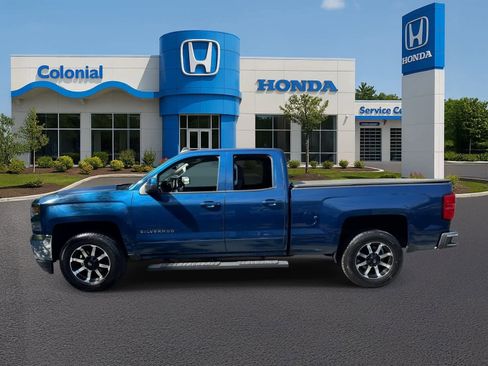 Used 2018 Chevrolet Silverado 1500 LT w/ All Star Edition AWD/4WD image 3