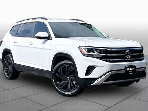Used 2023 Volkswagen Atlas SE w/ Black Wheel Package FWD image 3