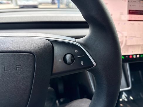 Used 2026 Tesla Model Y Long Range AWD/4WD image 19
