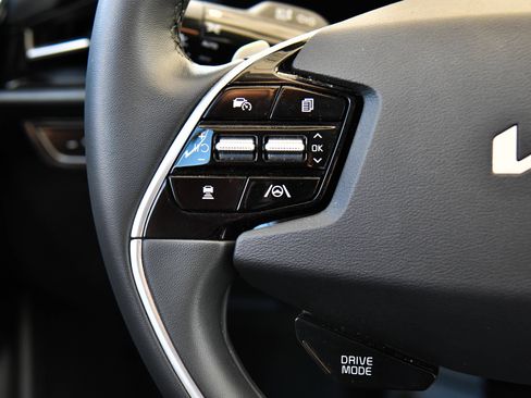 Used 2025 Kia Niro Wind FWD image 33