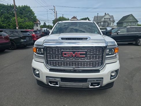 Used 2018 GMC Sierra 2500 Denali w/ Duramax Plus Package AWD/4WD image 21