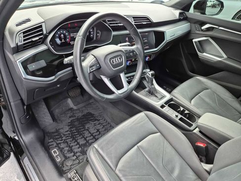 Used 2021 Audi Q3 2.0T Premium w/ Convenience Package image 2