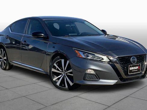 Used 2019 Nissan Altima 2.5 SR w/ SR Premium Package image 2