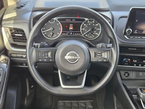 Certified 2024 Nissan Rogue SV image 19