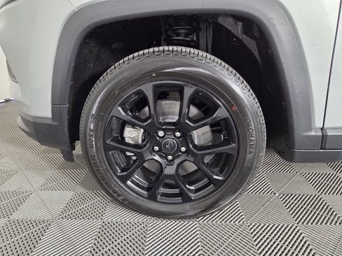 New 2026 Jeep Compass Latitude image 10