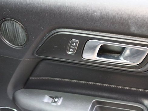 Used 2020 Ford Mustang Premium image 9