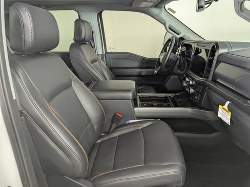 Used 2026 Ford F350 Lariat w/ Black Appearance Package AWD/4WD image 28