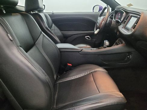 Used 2016 Dodge Challenger SXT Plus image 21