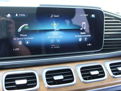 Used 2023 Mercedes-Benz GLE 450 4MATIC w/ AMG Line Exterior image 33