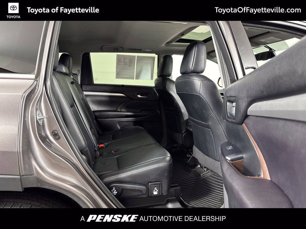 Used 2016 Toyota Highlander XLE AWD/4WD image 9