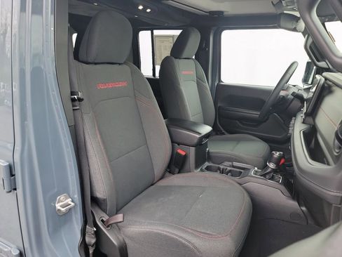Used 2024 Jeep Wrangler Unlimited Rubicon image 15
