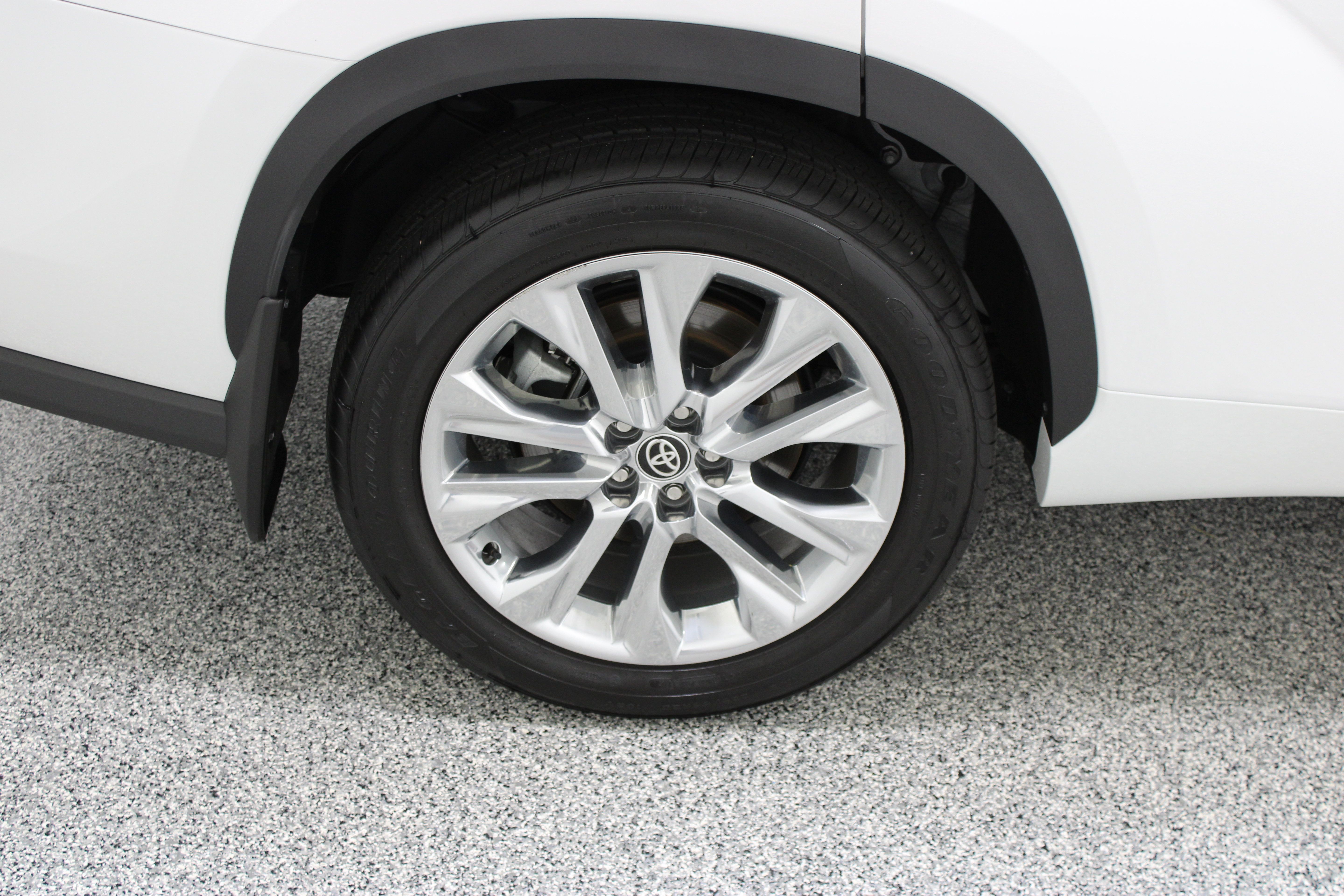Used 2026 Toyota Highlander Limited AWD/4WD image 6