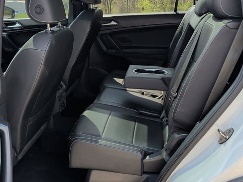 Used 2021 Volkswagen Tiguan SE R-Line image 19