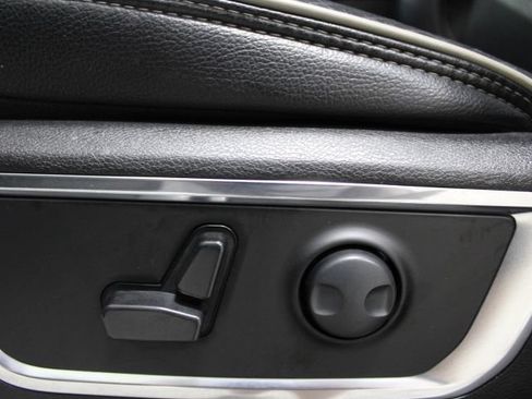 Used 2024 RAM 1500 Laramie AWD/4WD image 19