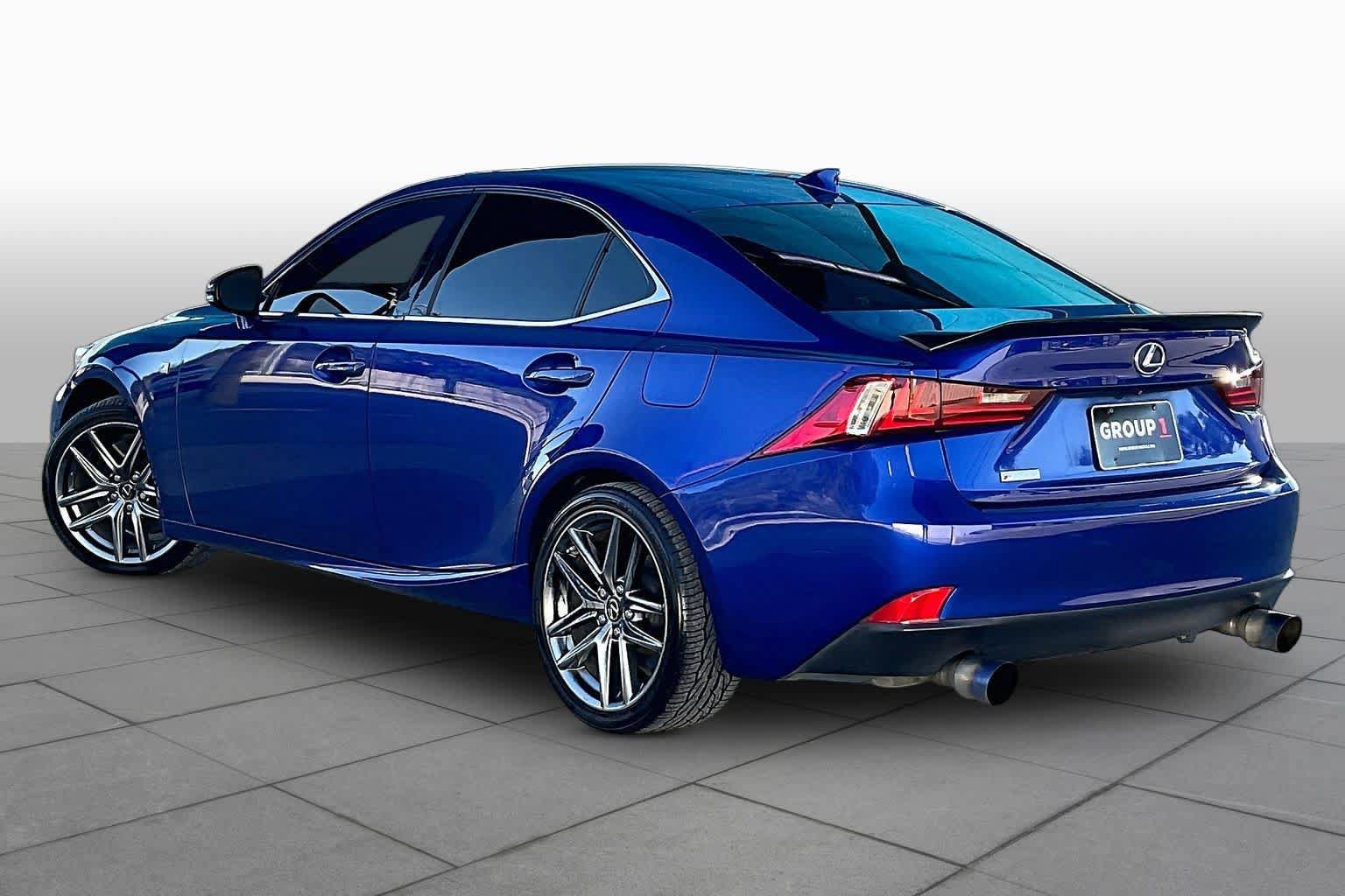 Used 2016 Lexus IS 200t RWD image 11