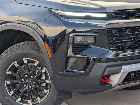 New 2026 Chevrolet Traverse Z71 w/ Enhanced Driving Package image 3