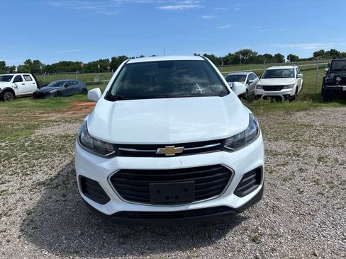 Used 2021 Chevrolet Trax LS w/ Tint and Cruise Package AWD/4WD image 3