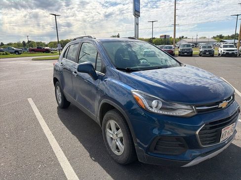 Certified 2020 Chevrolet Trax LT w/ Driver Confidence Package AWD/4WD image 2