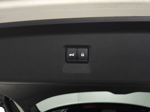 Used 2023 INFINITI QX60 Sensory w/ Vision Package AWD/4WD image 10