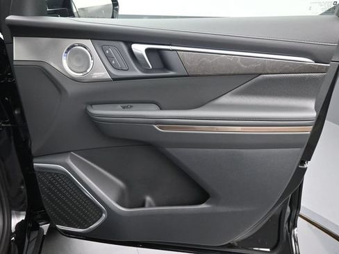 New 2026 Buick Enclave Avenir w/ Super Cruise Package FWD image 22