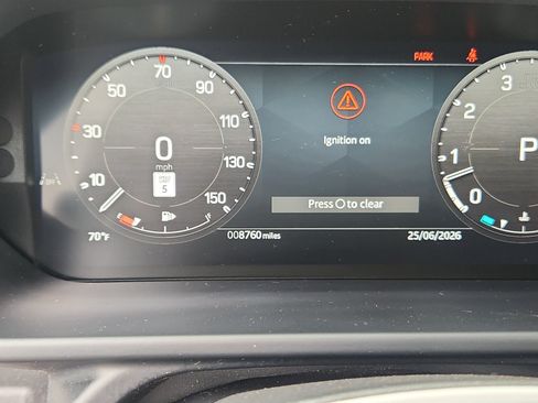 Used 2024 Land Rover Defender 90 X-Dynamic SE AWD/4WD image 11