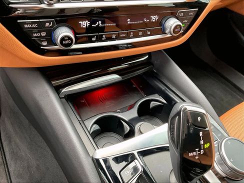 Used 2023 BMW 540i w/ Convenience Package image 35