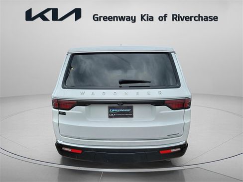Used 2023 Jeep Wagoneer Series III w/ Preferred Equipment Group image 5