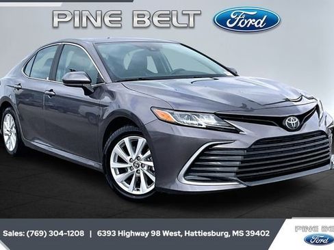 Used 2024 Toyota Camry LE image 1