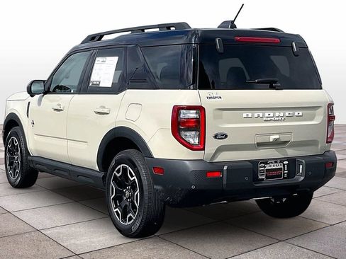 Certified 2025 Ford Bronco Sport Outer Banks w/ Outer Banks Tech Package+ AWD/4WD image 2