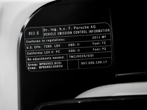 Used 2011 Porsche 911 Carrera S image 40