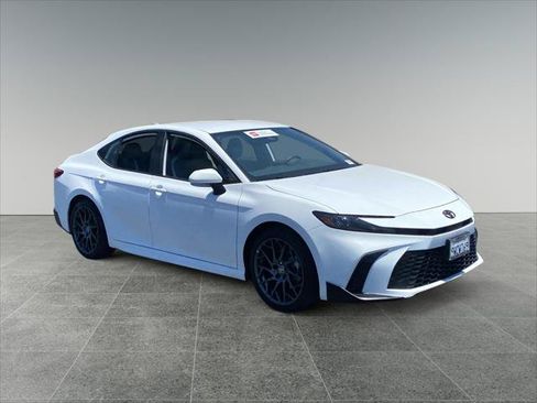 Certified 2026 Toyota Camry SE w/ Convenience Package FWD image 7