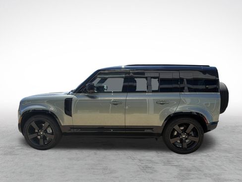 Used 2025 Land Rover Defender 110 X-Dynamic SE AWD/4WD image 5