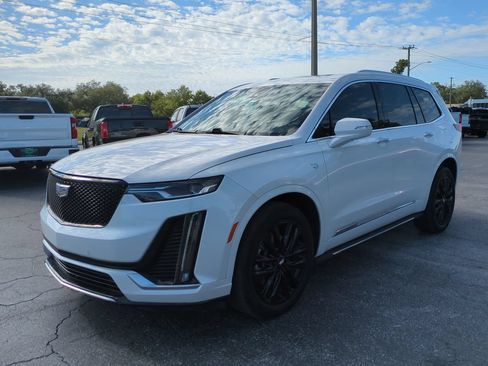 Used 2024 Cadillac XT6 Luxury AWD/4WD image 8