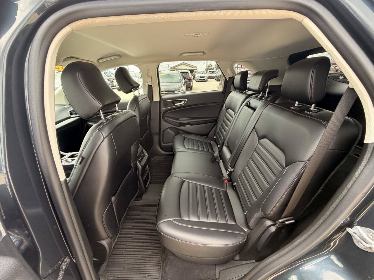 Used 2023 Ford Edge SEL AWD/4WD image 9