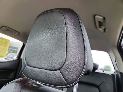 Used 2020 Chevrolet Colorado LT w/ Luxury Package AWD/4WD image 11