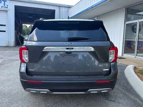 Used 2020 Ford Explorer XLT w/ Equipment Group 202A RWD image 4
