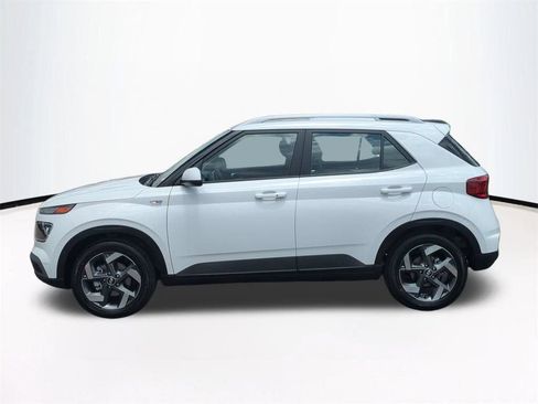 New 2026 Hyundai Venue SEL FWD image 8