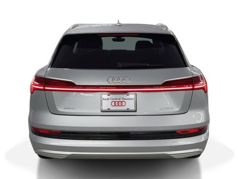 Used 2022 Audi e-tron Premium Plus w/ Premium Plus Package image 9