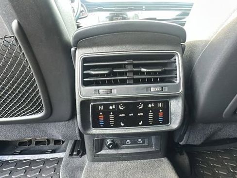 Used 2025 Audi Q8 Premium Plus image 31