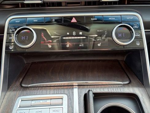Used 2024 Genesis GV80 2.5T AWD/4WD image 16