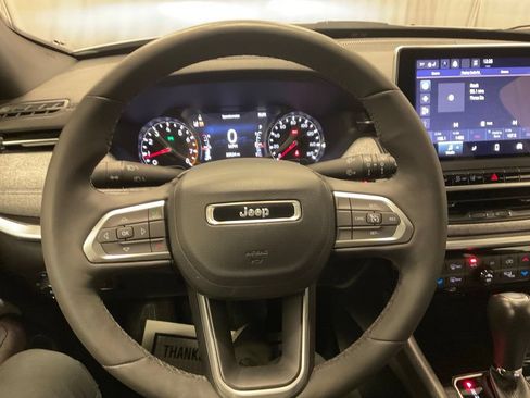 Used 2023 Jeep Compass Latitude w/ Convenience Group AWD/4WD image 21