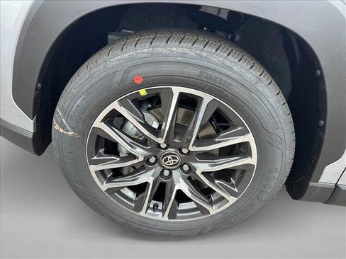 Used 2026 Toyota Corolla Cross XLE w/ Convenience Package AWD/4WD image 16