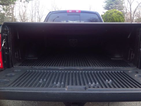 Used 2005 Dodge Ram 1500 Truck SLT image 25