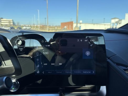 Used 2025 Chevrolet Corvette Stingray Coupe w/ 1LT image 16