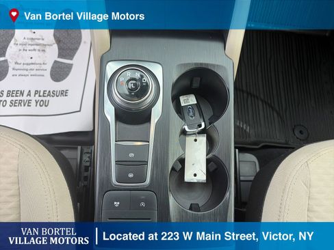 Used 2022 Ford Escape SE w/ Cold Weather Package image 22
